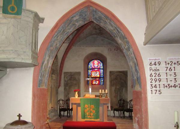 Altarraum der evang. Kirche Binau